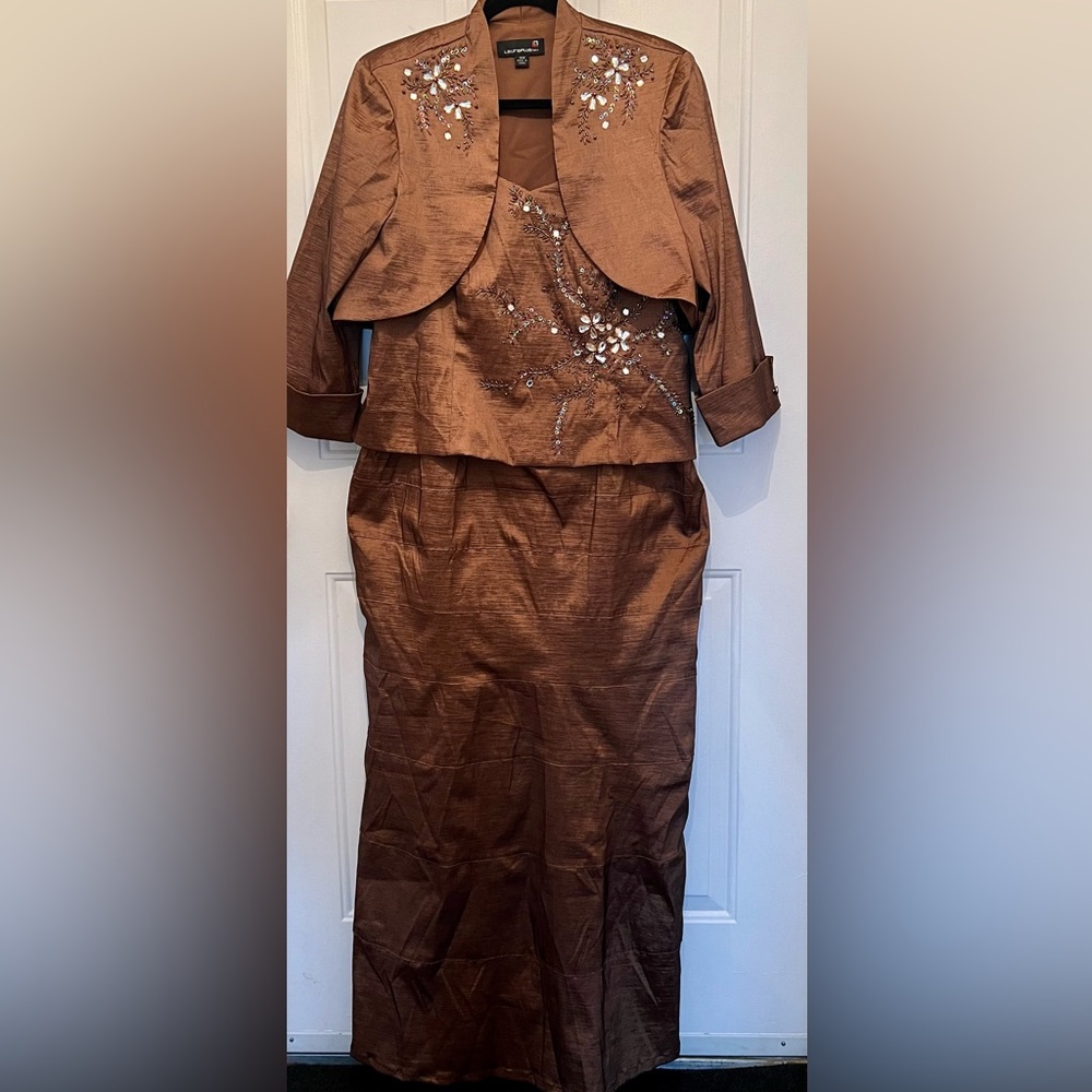 Stunning Vintage Laura Grad/mother of the bride dress, brown, size 14. ✨✨💖🥳🌈